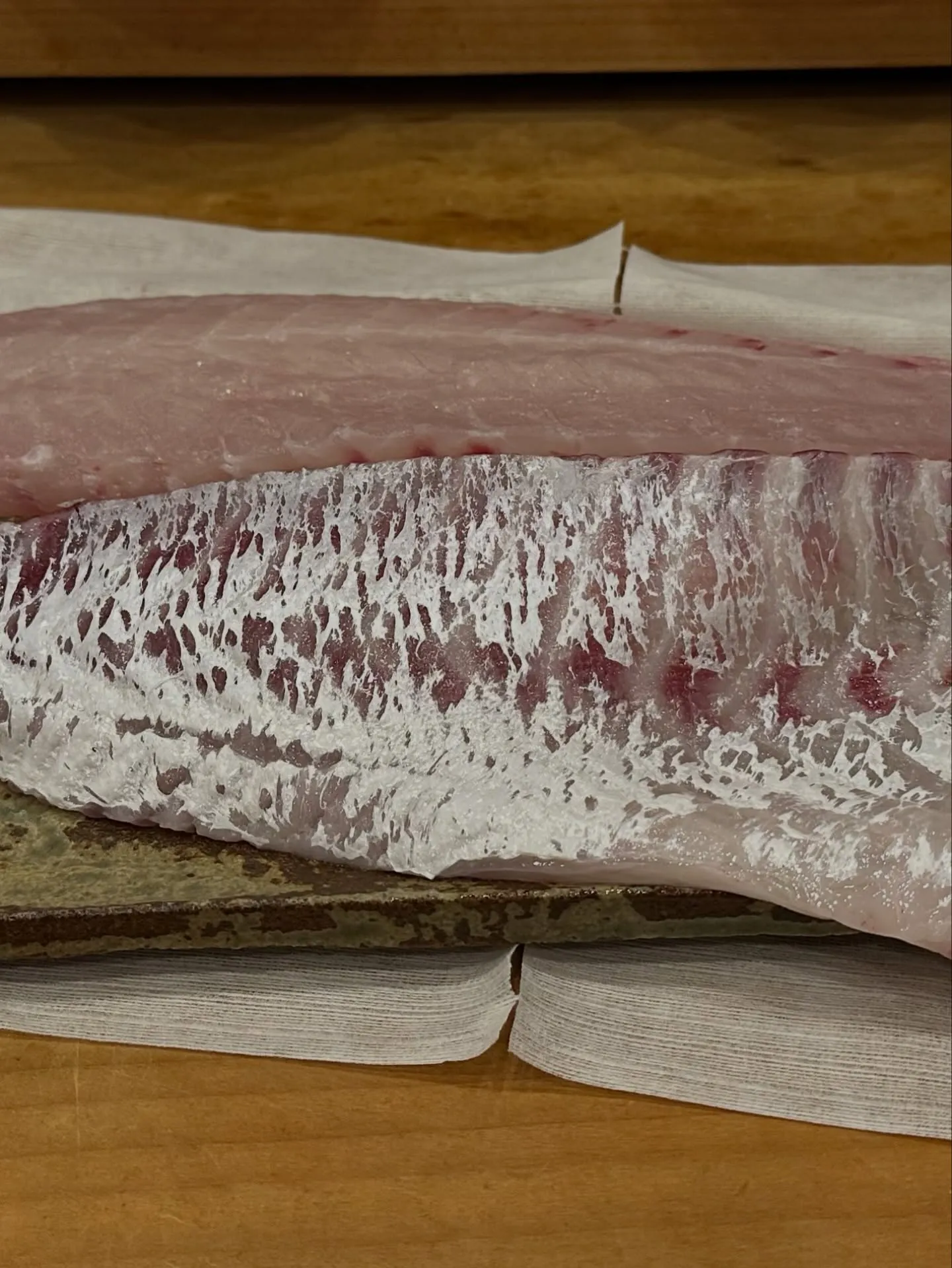 五島列島丸々ぱんぱん真鯛🐟✨ この真鯛は脂がのっていて、旨み...