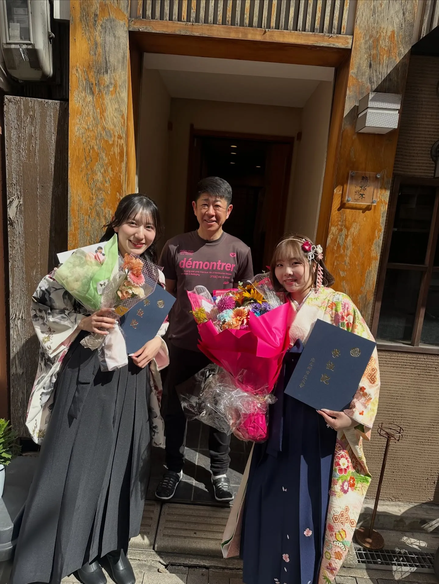 昨日、北九州大学の卒業式で、4年間一緒に働いてきた学生たちが...